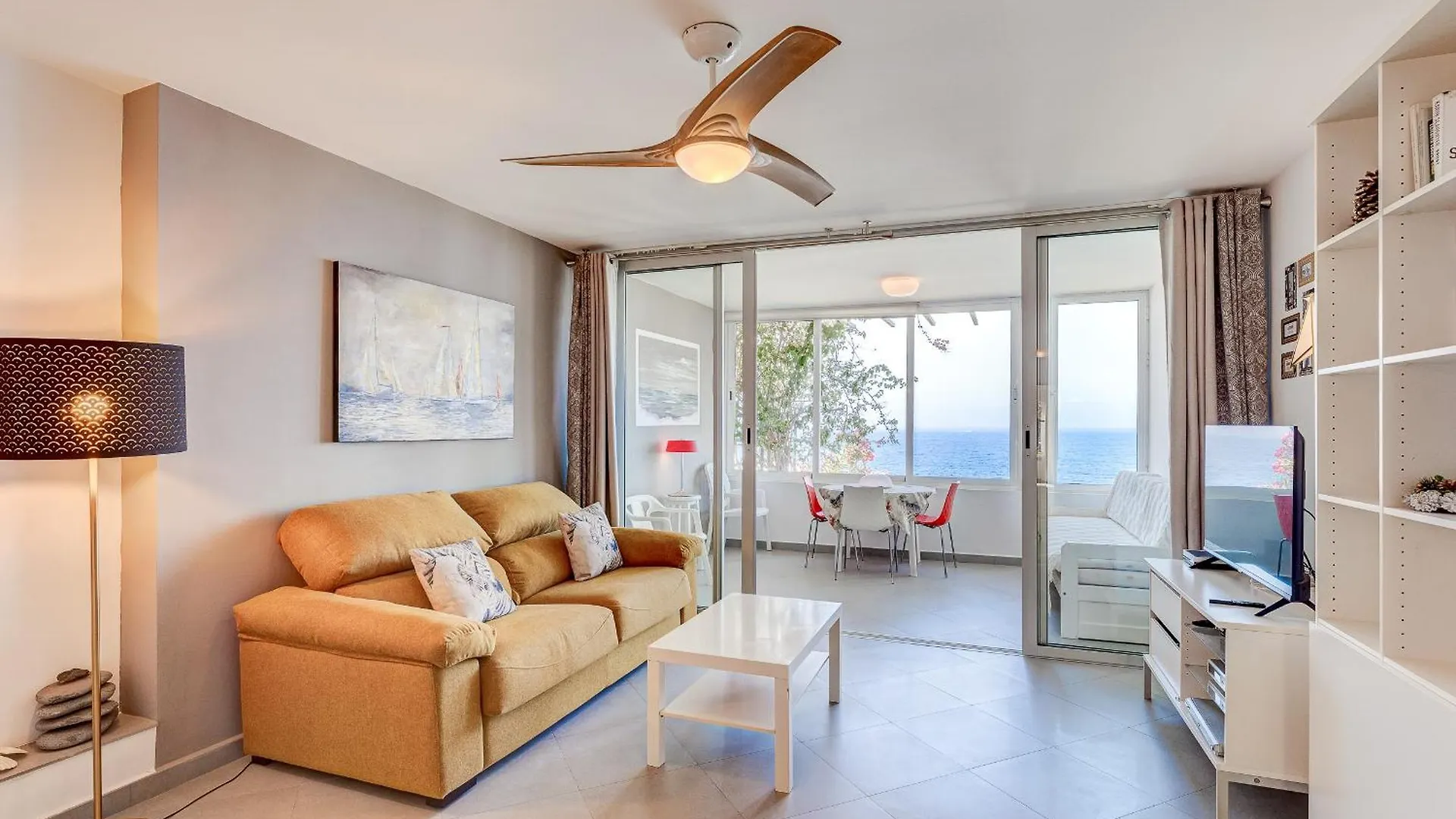 Elegante Apartamento Con Vista Directa Al Mar Callao Salvaje